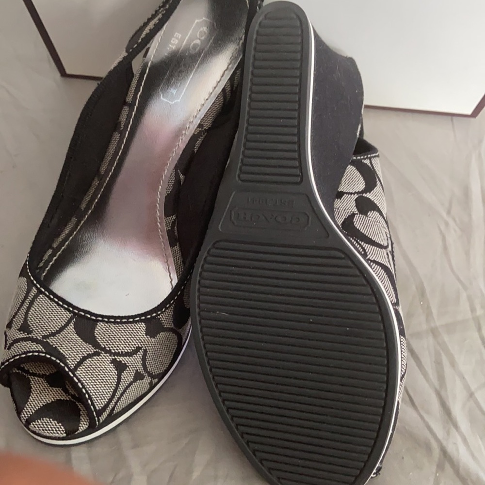 Coach navy blue wedges size 8M - Picture 6 of 6